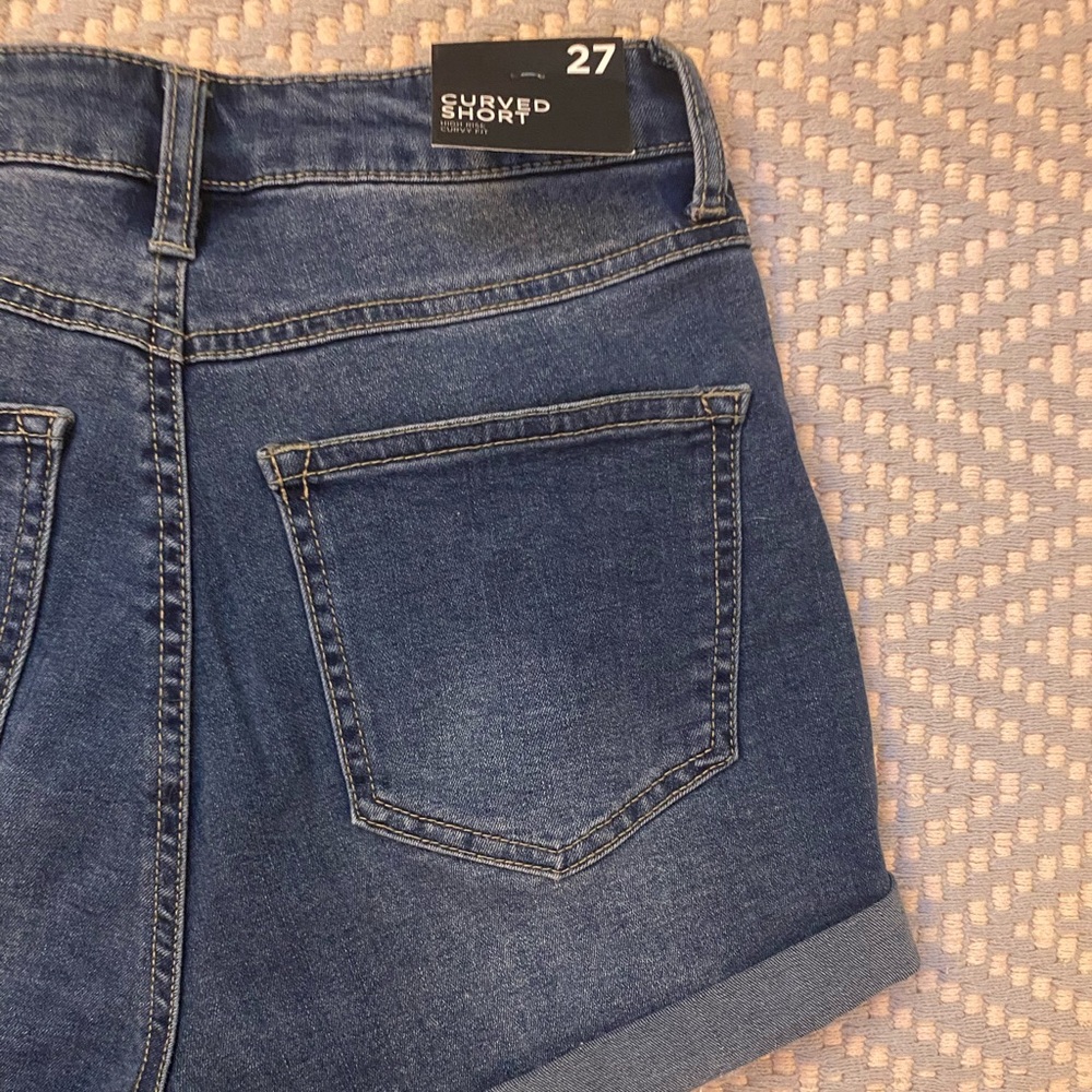Forever21 Curved Jean shorts